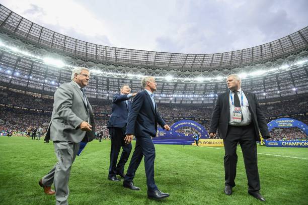 這支球隊依 這支球隊依